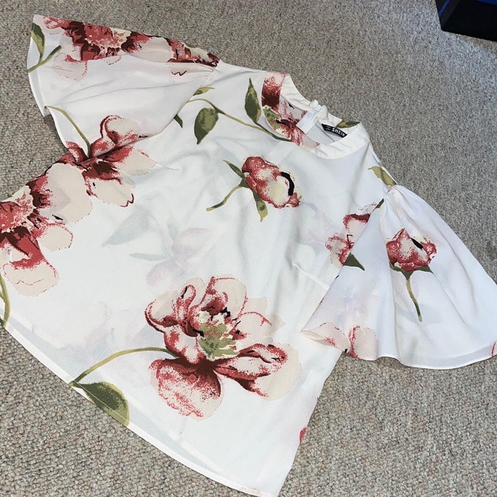 Short Sleeve Flower Blouse